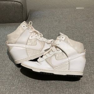 Nike dunk high Essential